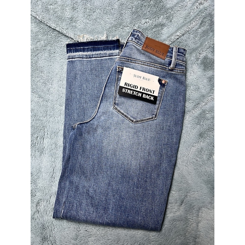 Judy Blue Boyfriend Fit Mid Rise Jeans Ridge Front Stretch Back Raw Hems 3/26